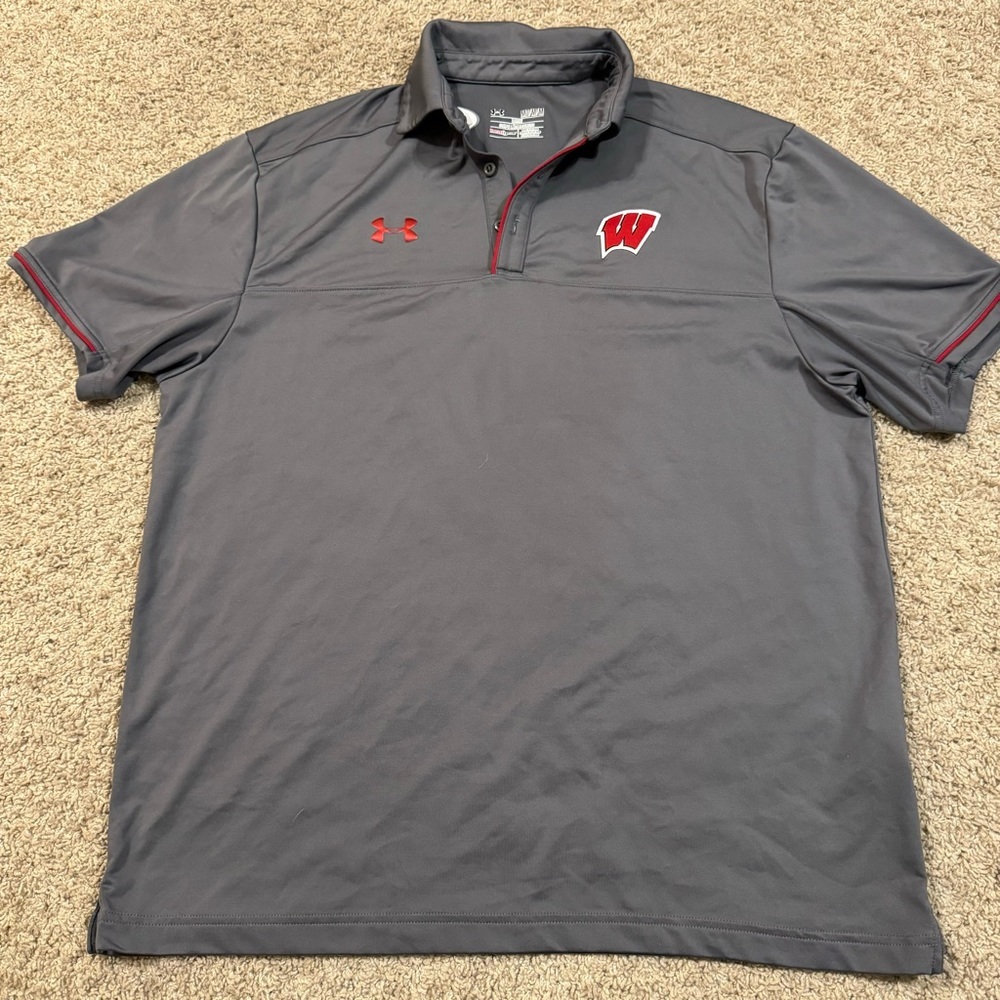 W11. Wisconsin Badgers under Armour polo (M)
